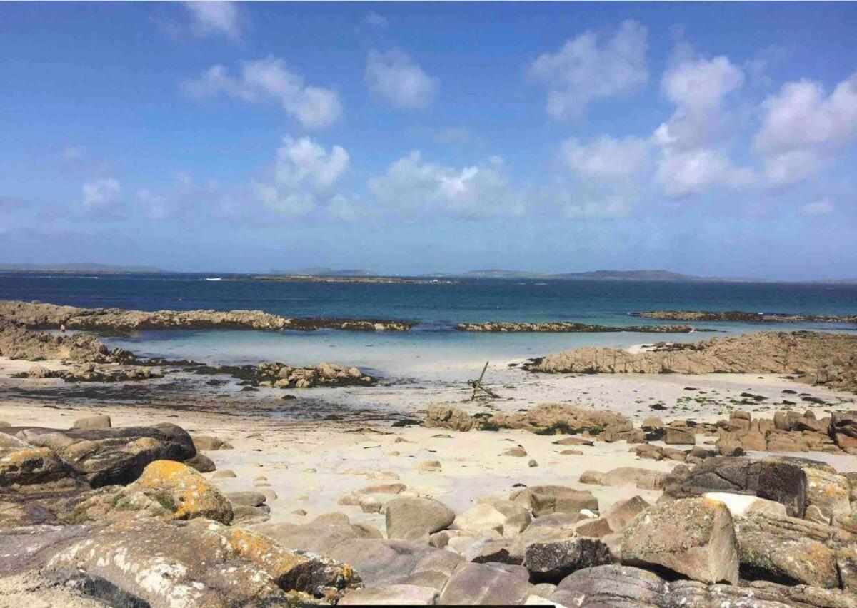 Drop Anchor House, Spacious 3 Bedroom Apartment, Fabulous Sea Views Cleggan Exterior photo